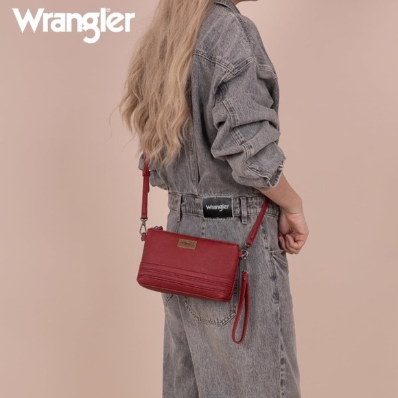 Wrangler Women’s Burgundy/Red Wristlet/Wallet/Clutch Purse with Extension Strap - Picture 3 of 7